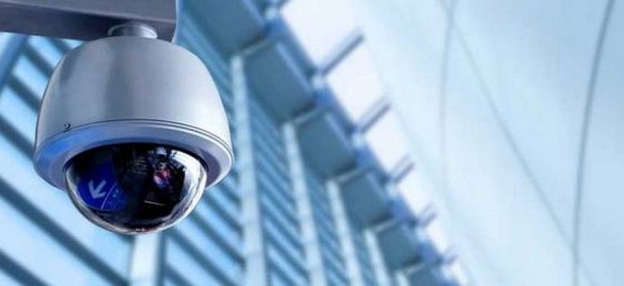 كاميرات المراقبة الأمنية